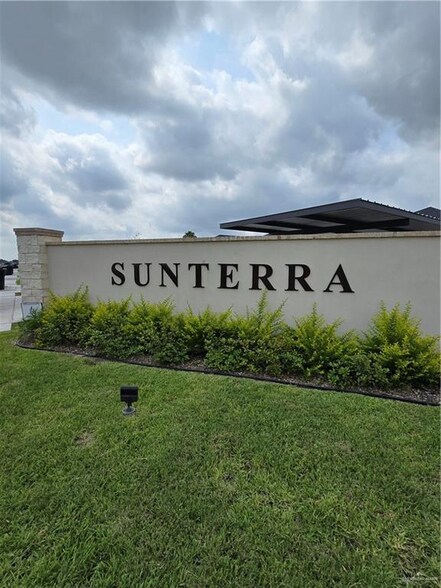 Building Photo - 2809 E Israel Ave