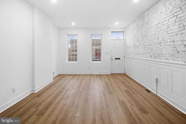 Building Photo - 1320 S 26th St