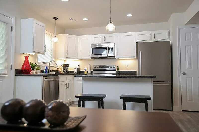 Building Photo - 168 S Winchester Ave