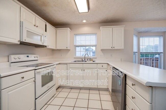 Building Photo - 4448 Forest Ridge Blvd