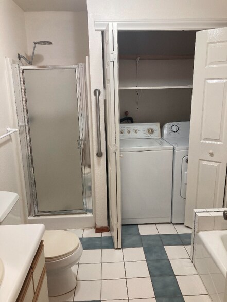 Building Photo - 28707 13th Ave S