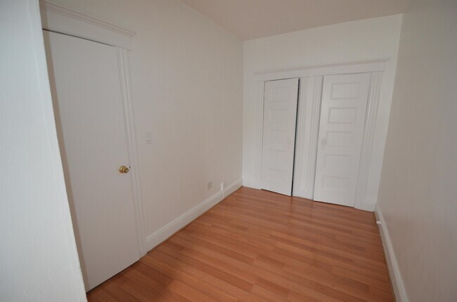 Building Photo - 169-171-171 Avenue F