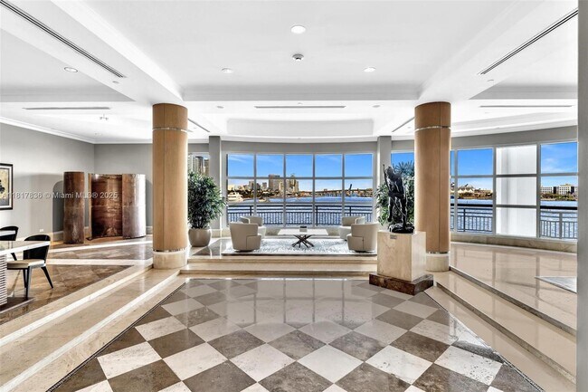 Building Photo - 848 Brickell Key Dr