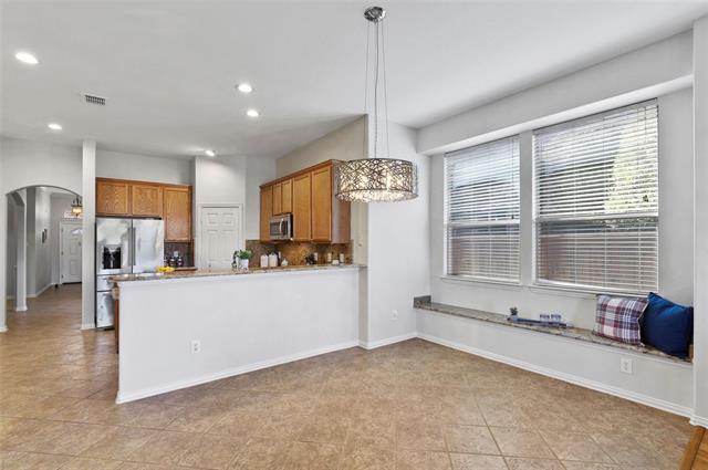 Building Photo - 11086 Mansfield Dr