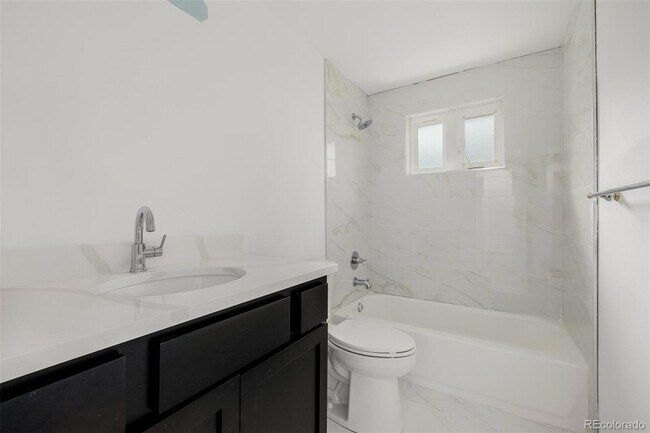 Building Photo - 2567 Benton St