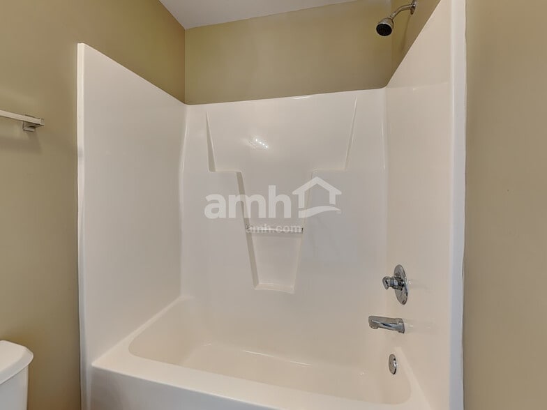 Building Photo - 71 Wolf Creek Ln