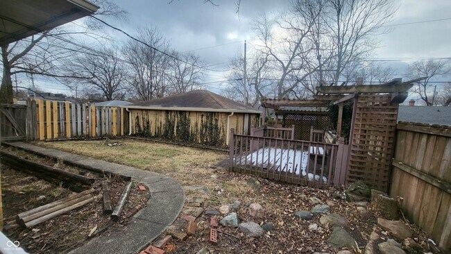 Building Photo - 1450 N Campbell Ave