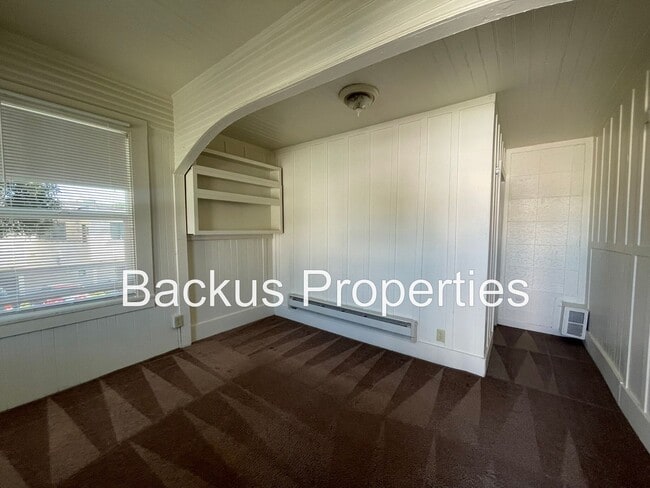 Building Photo - 361 Reeside Ave