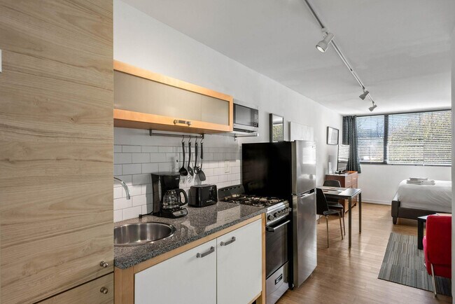 Building Photo - 47 25th St NW