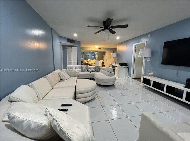 Primary Photo - 6101 N Falls Cir Dr