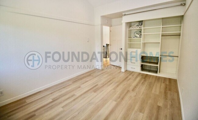 Building Photo - 404 San Marin Dr