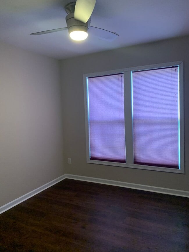 Building Photo - 3 Bedroom 2 Bath Home in Manteo Available ...