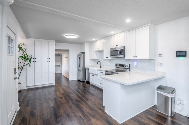 Building Photo - 117 Mosman Ave SW