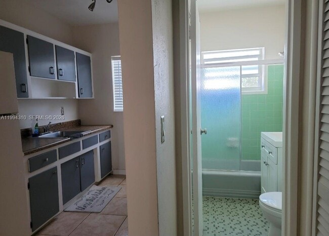 Building Photo - 620 76th St