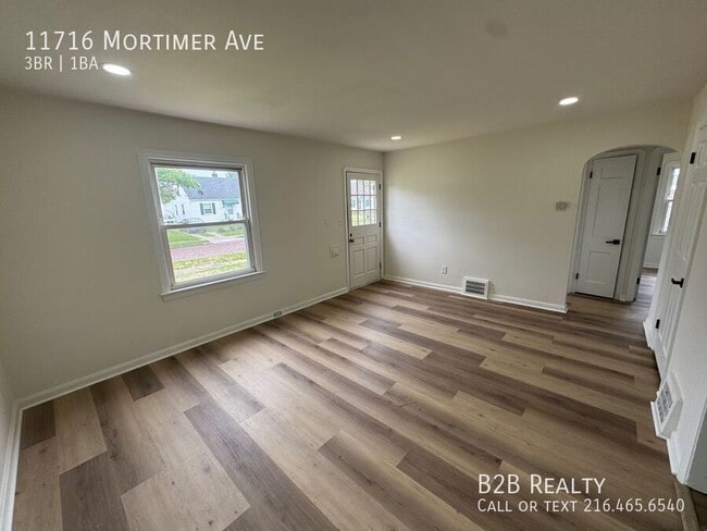 Building Photo - 11716 Mortimer Ave