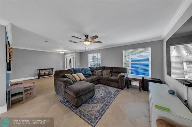 Building Photo - 1398 NW 14th Ct