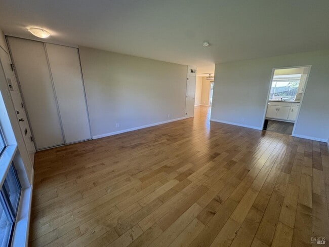 Building Photo - 1060 Los Gamos Rd