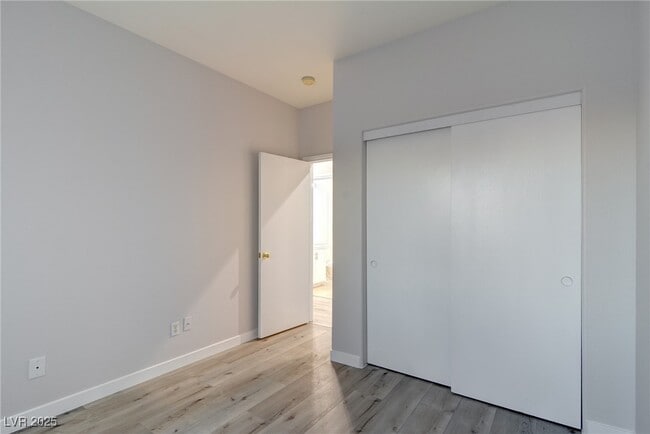 Building Photo - 952 Clear Diamond Ave