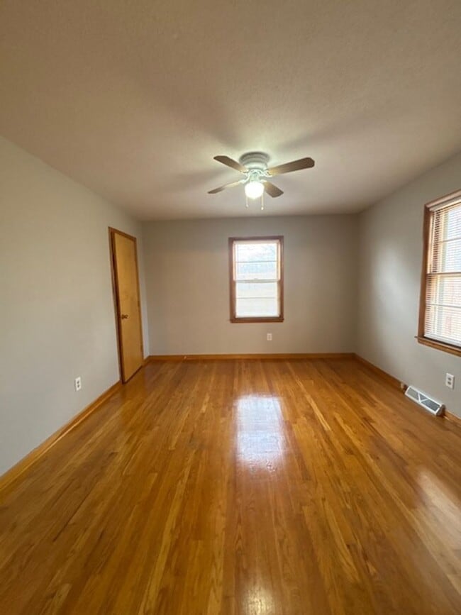 Building Photo - 891 Hill St