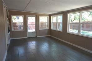 Building Photo - 2416 Roosevelt Dr