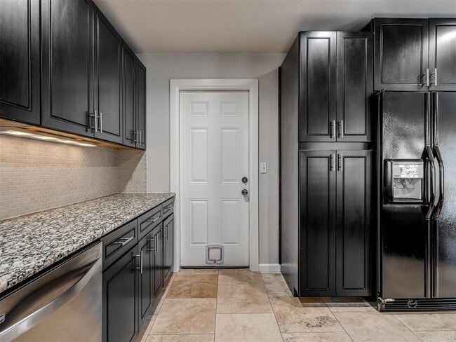 Building Photo - 8 South Ave