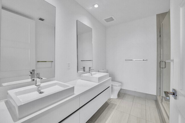 Building Photo - 155 E Boca Raton Rd
