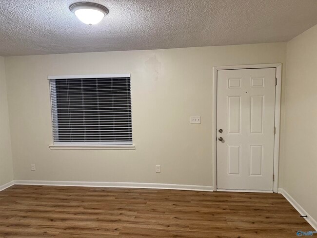 Building Photo - 3205 Delisa Cir NW
