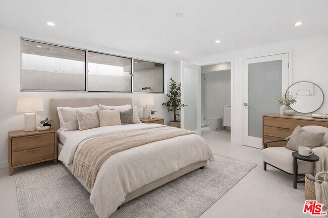 Building Photo - 621 Kings Rd