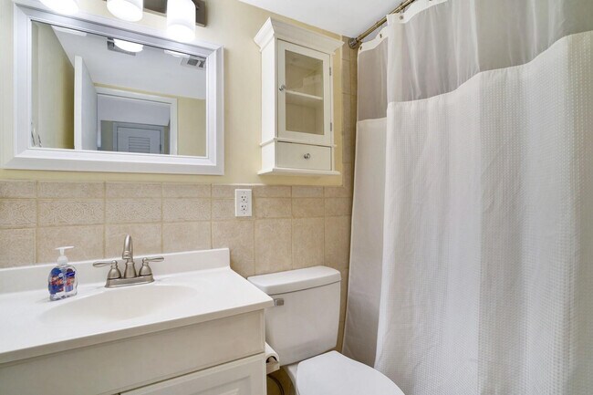 Building Photo - 4500 N Federal Hwy