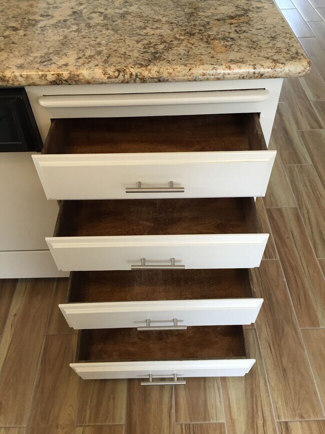 Building Photo - 407/409E. Alexander