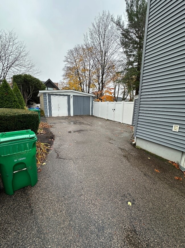 Building Photo - 151 Edinboro St