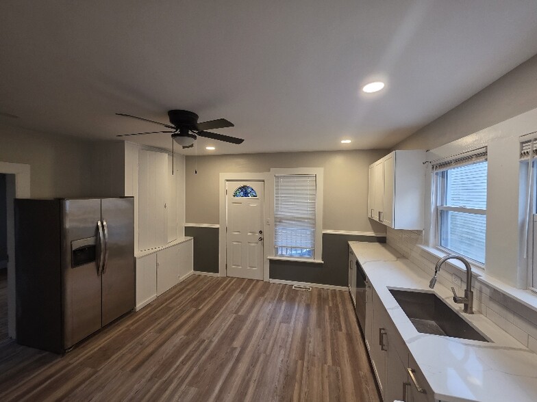 Primary Photo - 169 Coram Ave