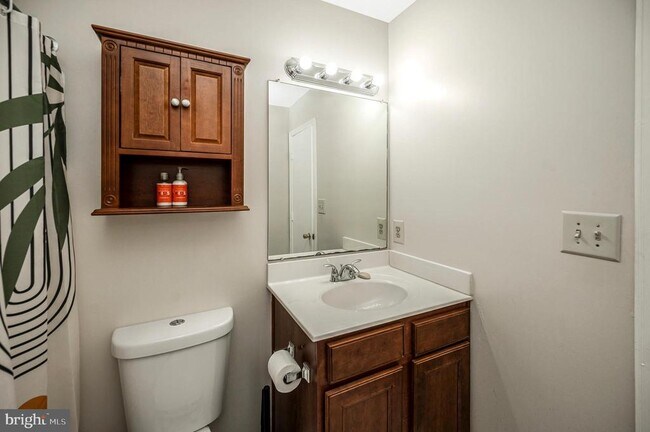 Building Photo - 75 Fern Oak Cir