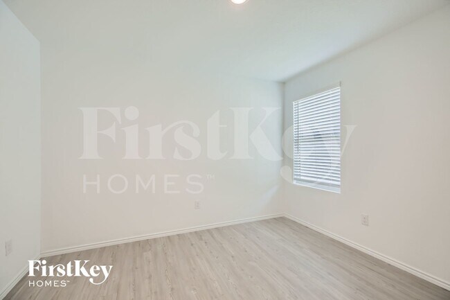 Building Photo - 3921 Far Horizon