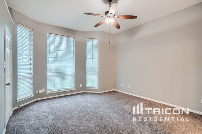 Building Photo - 6516 Ashwood Dr