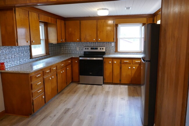 Building Photo - 132 Hwy 343 North