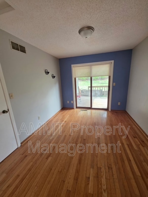 Building Photo - JR Real Estate: 848 Dover Street