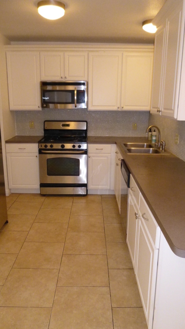 Building Photo - Fantastic cottage in SoCo