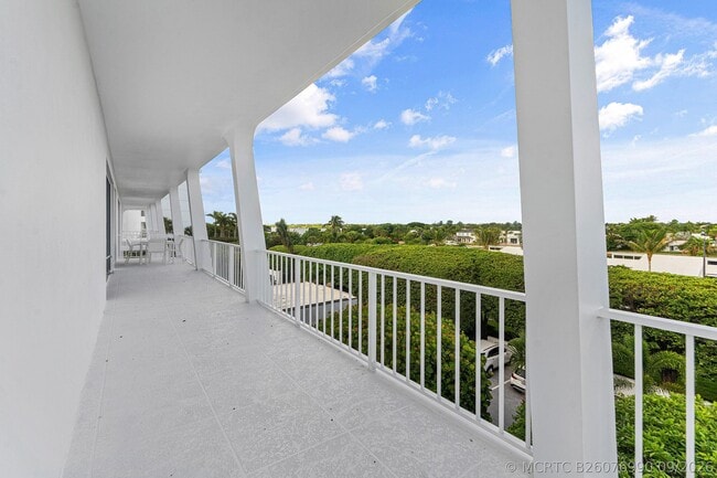 Building Photo - 2275 S Ocean Blvd