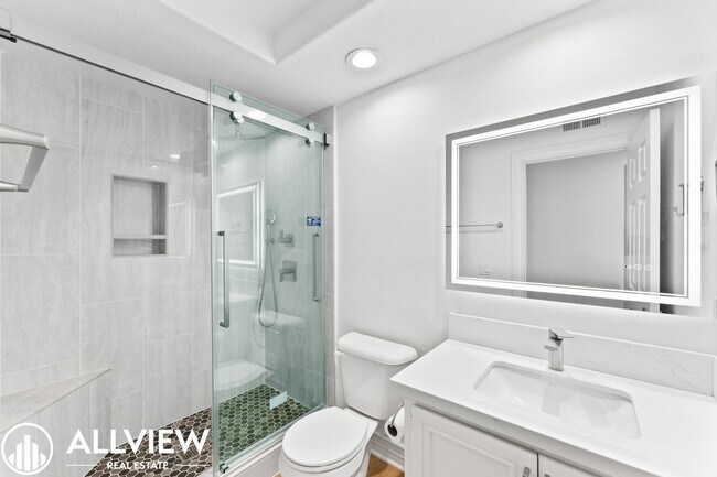 Building Photo - Luxury Living in the Prestigious Guard-Gated Community of Dove Canyon