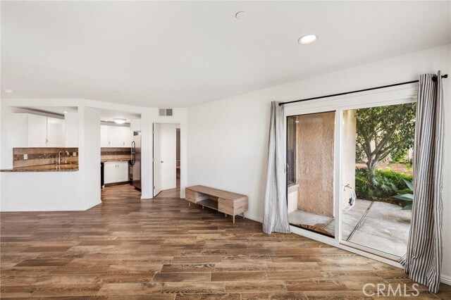 Building Photo - 1056 Calle Del Cerro