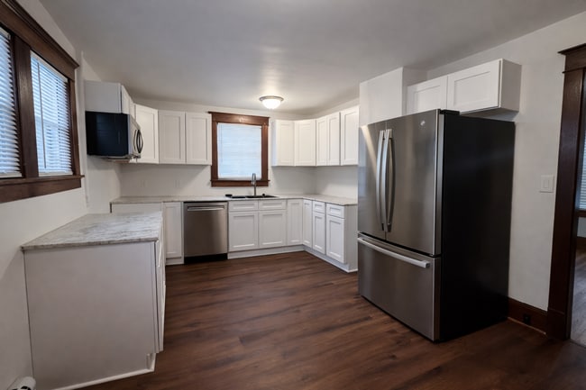 Building Photo - Large 4 bedroom home across from Franklyn Field.