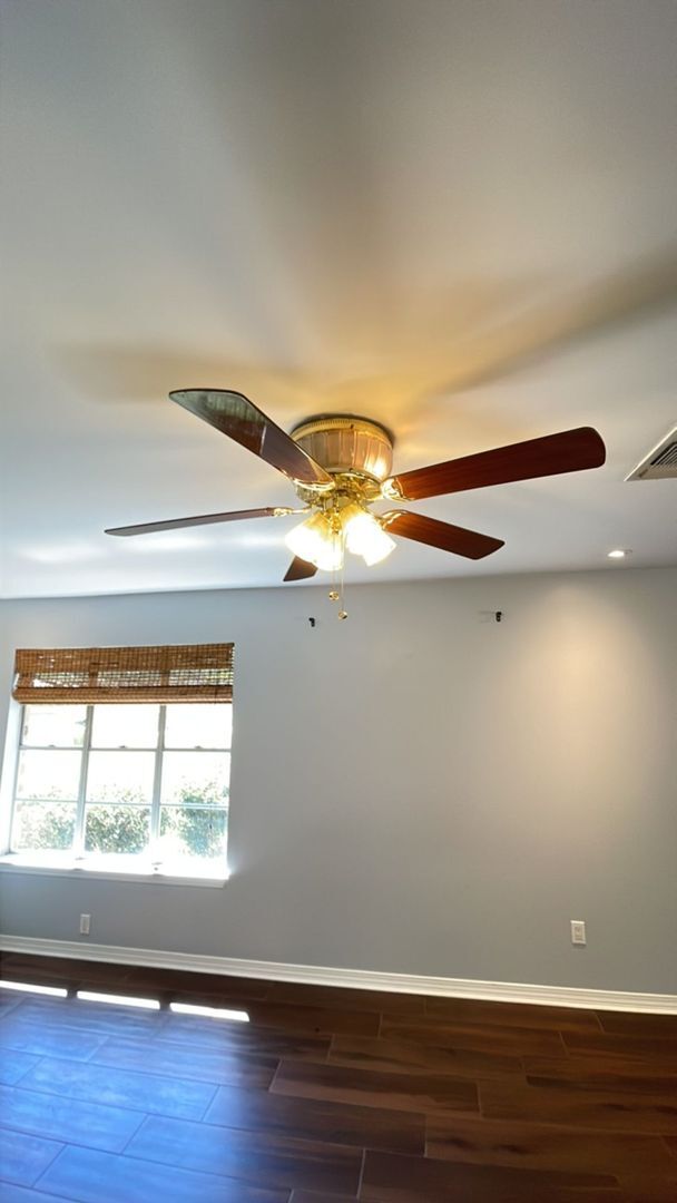 Building Photo - 3 BD 2 BA Home in the Bayou View School Di...