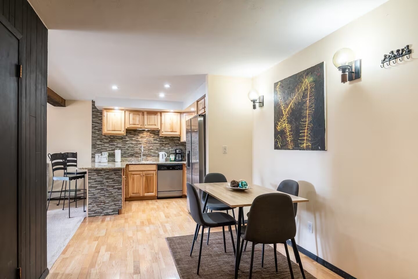 Building Photo - 1040 Vail View Dr