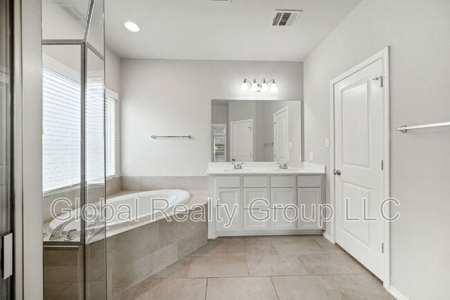 Building Photo - 14306 Hallows Grv