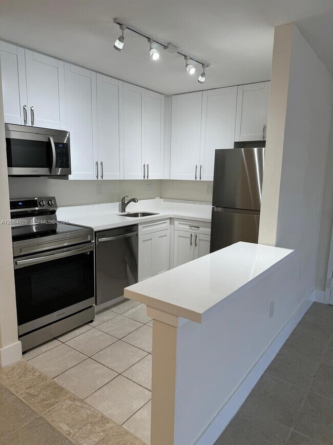 Building Photo - 15600 SW 80th St
