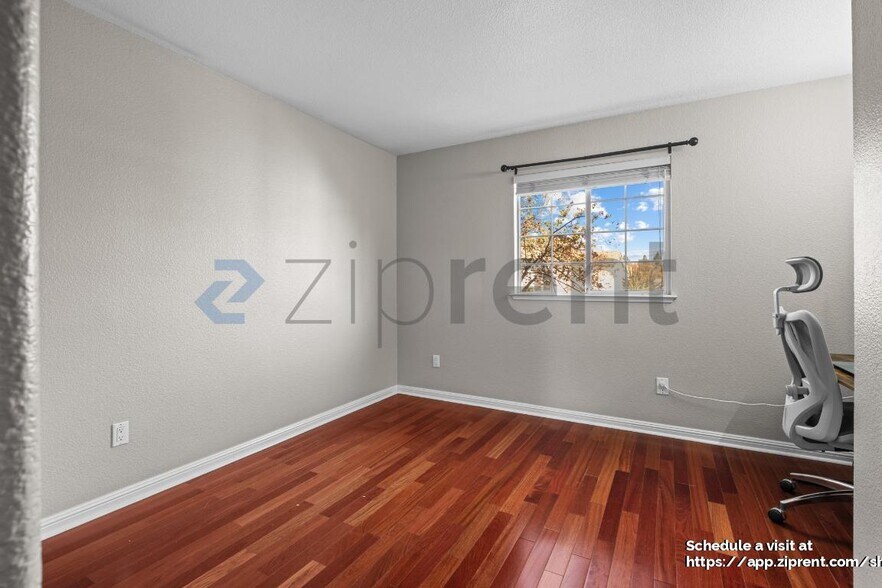 Building Photo - 1088 Vista Pointe Cir