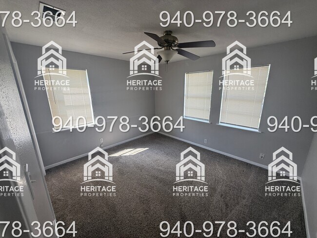 Building Photo - 2805 Southridge Dr