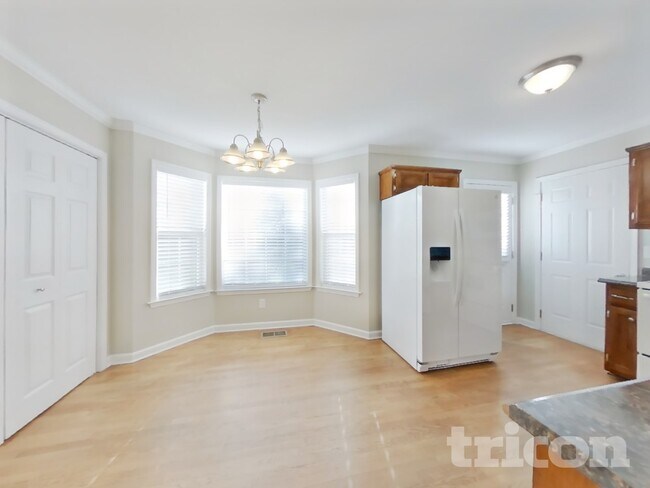 Building Photo - 2784 Aston Woods Ln