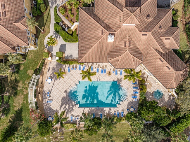 Building Photo - 5020 Fairways Cir